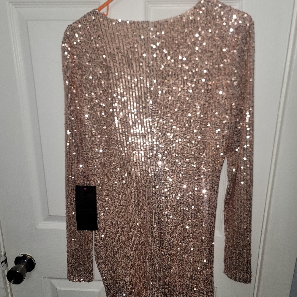 Dress - Picture 4 of 7